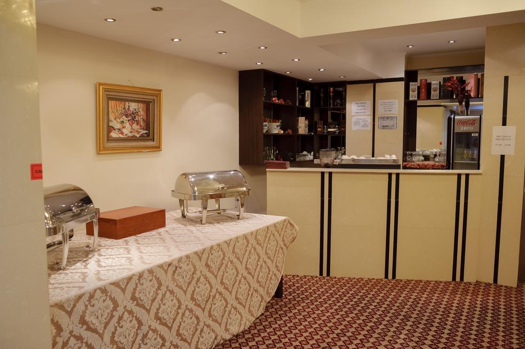 Hotel Gmg Constanţa Esterno foto